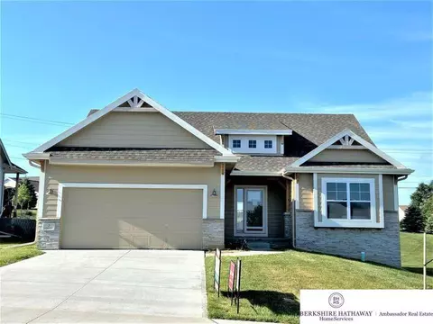 9822 S 185th St, Omaha, NE 68136