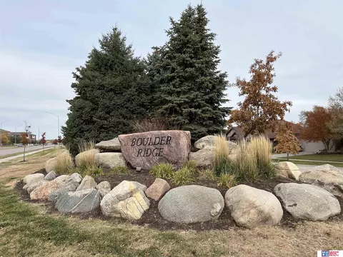 6507 S 90th St, Lincoln, NE 68526
