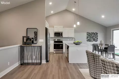 2601 Piney Creek Dr, Elkhorn, NE 68022