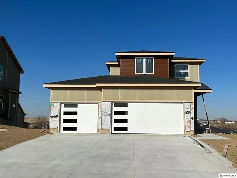 12216 S 111 Ave, Papillion, NE 68046