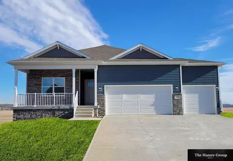 8507 S 63rd St, Omaha, NE 68157