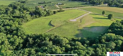 2720 Hidden Timbers Dr, Fremont, NE 68025