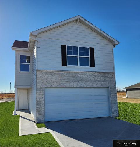 1977 Kara Way, Fremont, NE 68025