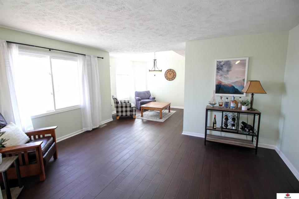  1605 SW 31st St, Lincoln, NE 68522 photo 2