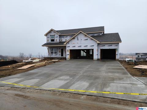 17617 Weber St, Bennington, NE 68007