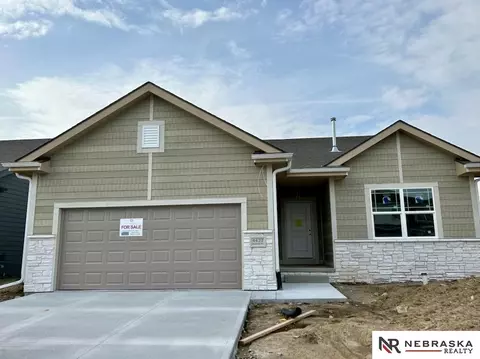 4437 Leawood Dr, Bellevue, NE 68123