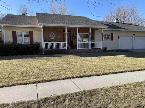 921 12 St, Henderson, NE 68371