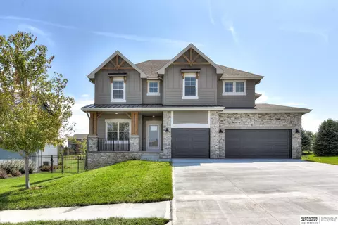 12405 Pheasant Run Ln, Papillion, NE 68046