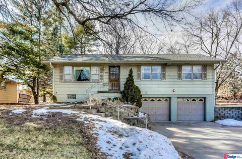5026 Oaks Ln, Omaha, NE 68137