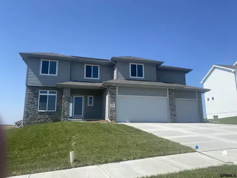 12614 Carpenter St, Omaha, NE 68138