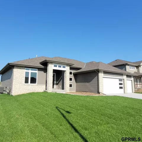 10017 S 181 St, Omaha, NE 68136