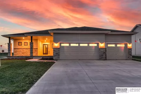 6321 S 200th Ave, Omaha, NE 68135
