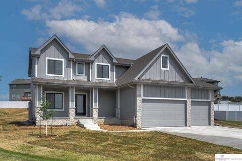 11908 S 111 Avenue Cir, Papillion, NE 68046