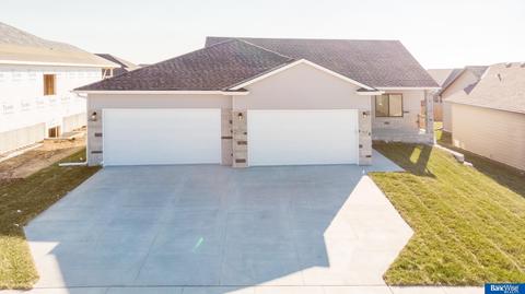 7615 Kallum Dr, Lincoln, NE 68516