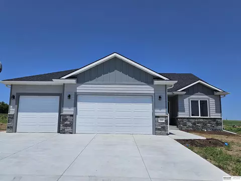 760 W 24th Cir, Wahoo, NE 68066