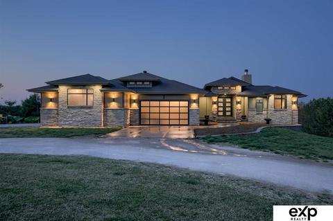 16008 S 63rd St, Papillion, NE 68133