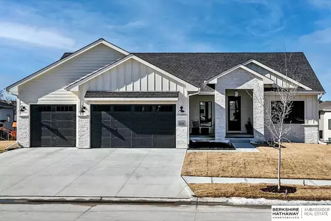 4544 S 217 St, Omaha, NE 68022