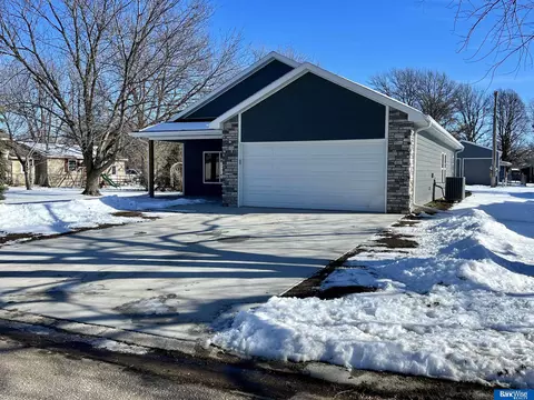 545 4th St, Hampton, NE 68843 photo 3