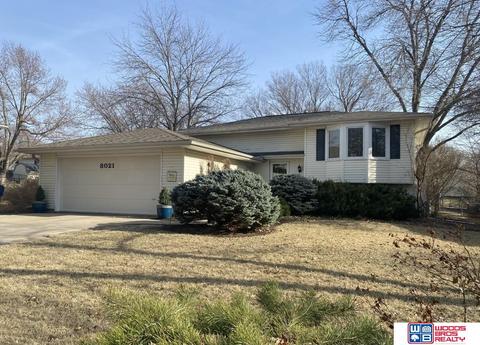 8021 South St, Lincoln, NE 68506