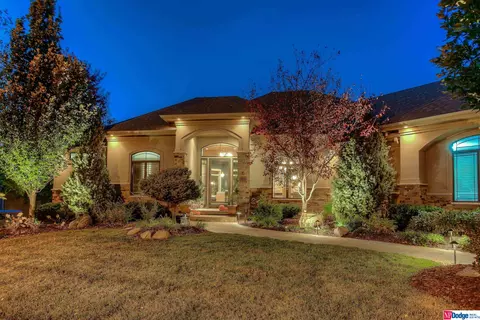 18802 Lafayette Ave, Omaha, NE 68022