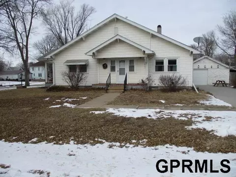 312 West Ave, Western, NE 68464