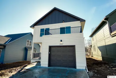 2907 Parker St, Omaha, NE 68111