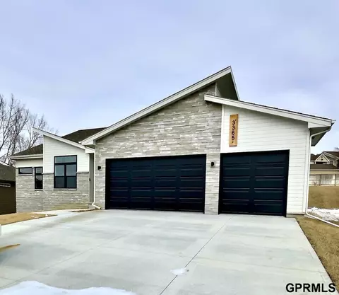 3365 N 164 St, Omaha, NE 68116