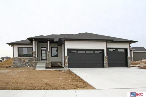 7711 Isidore Dr, Lincoln, NE 68516