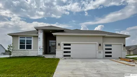 19979 Jefferson St, Omaha, NE 68135