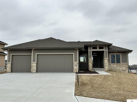 20606 Ogden St, Elkhorn, NE 68022