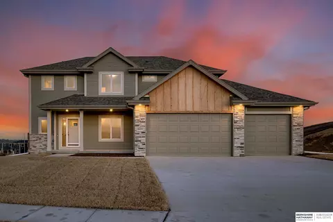 6411 S 207 Avenue Cir, Omaha, NE 68022