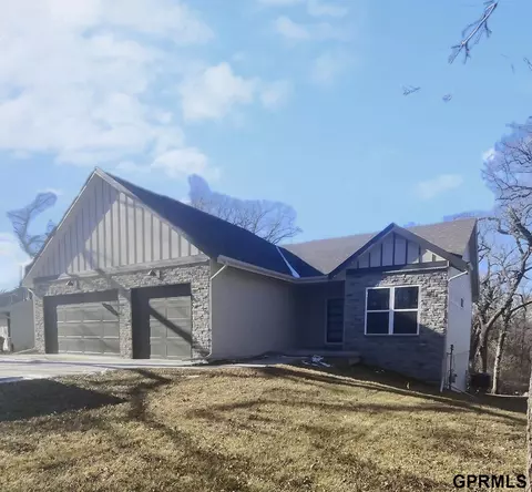 3704 Buccaneer Blvd, Plattsmouth, NE 68048