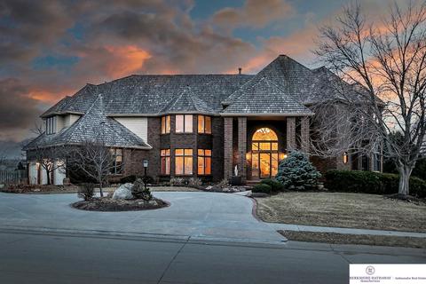 751 N 163 St, Omaha, NE 68118