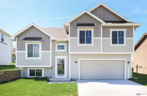 18057 Soldier St, Omaha, NE 68136