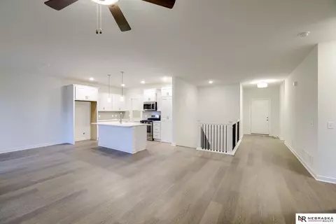 11315 Portage Cir, Papillion, NE 68046