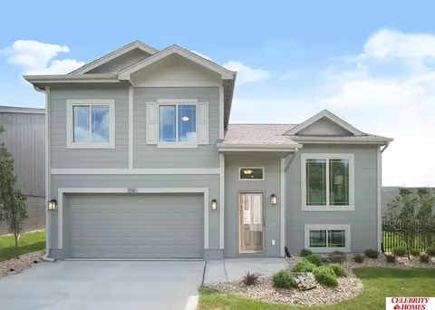 7742 N 113 Avenue Cir, Omaha, NE 68111