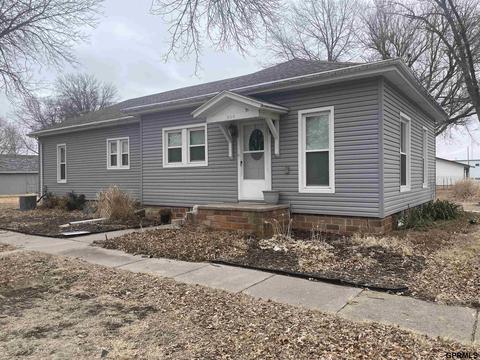210 Catawba St, De Witt, NE 68341