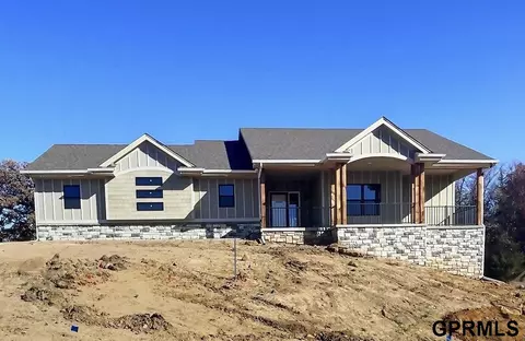 904 Southridge Dr, Louisville, NE 68037
