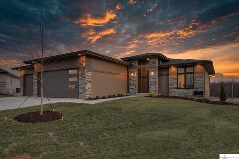 2090 N 182 Avenue Cir, Elkhorn, NE 68022
