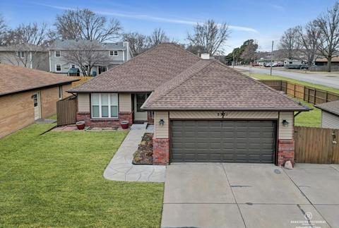 2931 Dorothy Dr, Lincoln, NE 68507