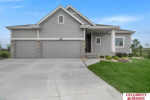 13542 S 54 St, Papillion, NE 68133