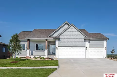 5215 Sheridan Rd, Papillion, NE 68133