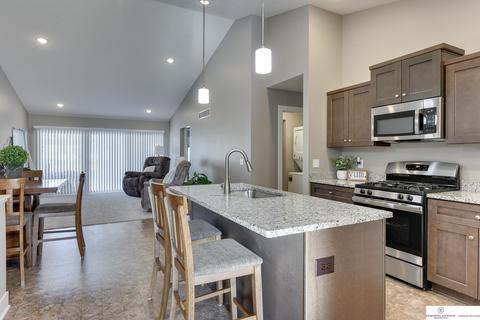 17090 Nicholas St, Omaha, NE 68118