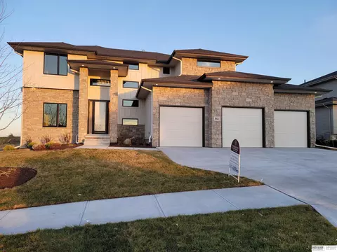 21314 A St, Elkhorn, NE 68022