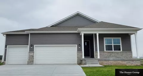 8711 Alexandra Rd, Omaha, NE 68157