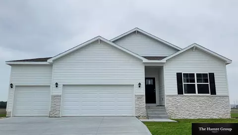 8707 Alexandra Rd, Omaha, NE 68157