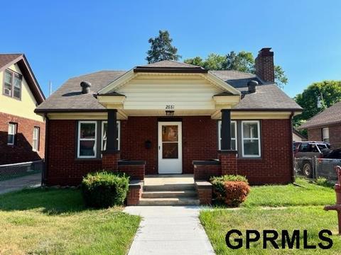 2881 Iowa St, Omaha, NE 68112