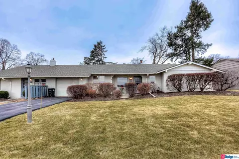8707 Indian Hills Dr, Omaha, NE 68114