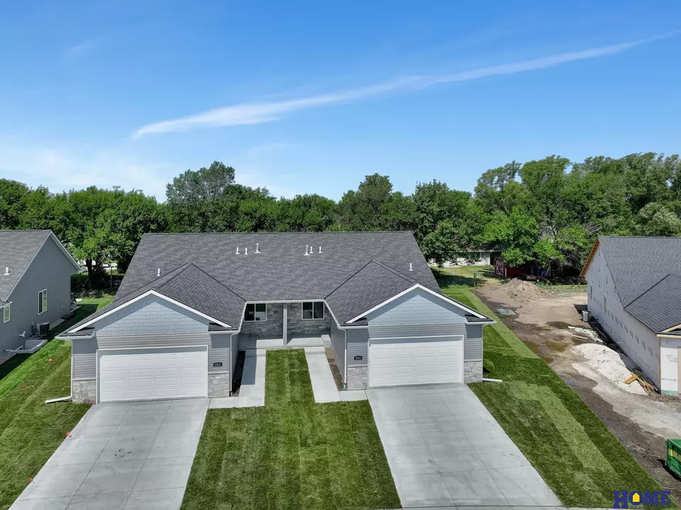  9531 Bailie Ct, Waverly, NE 68462 photo 2