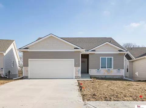 7907 N 93 St, Omaha, NE 68122